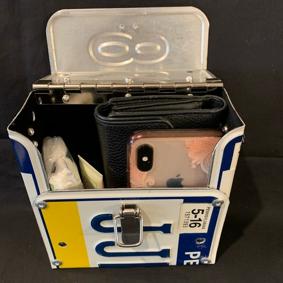 Handmade License Plate Crossbody Bag - Picture 7 of 8